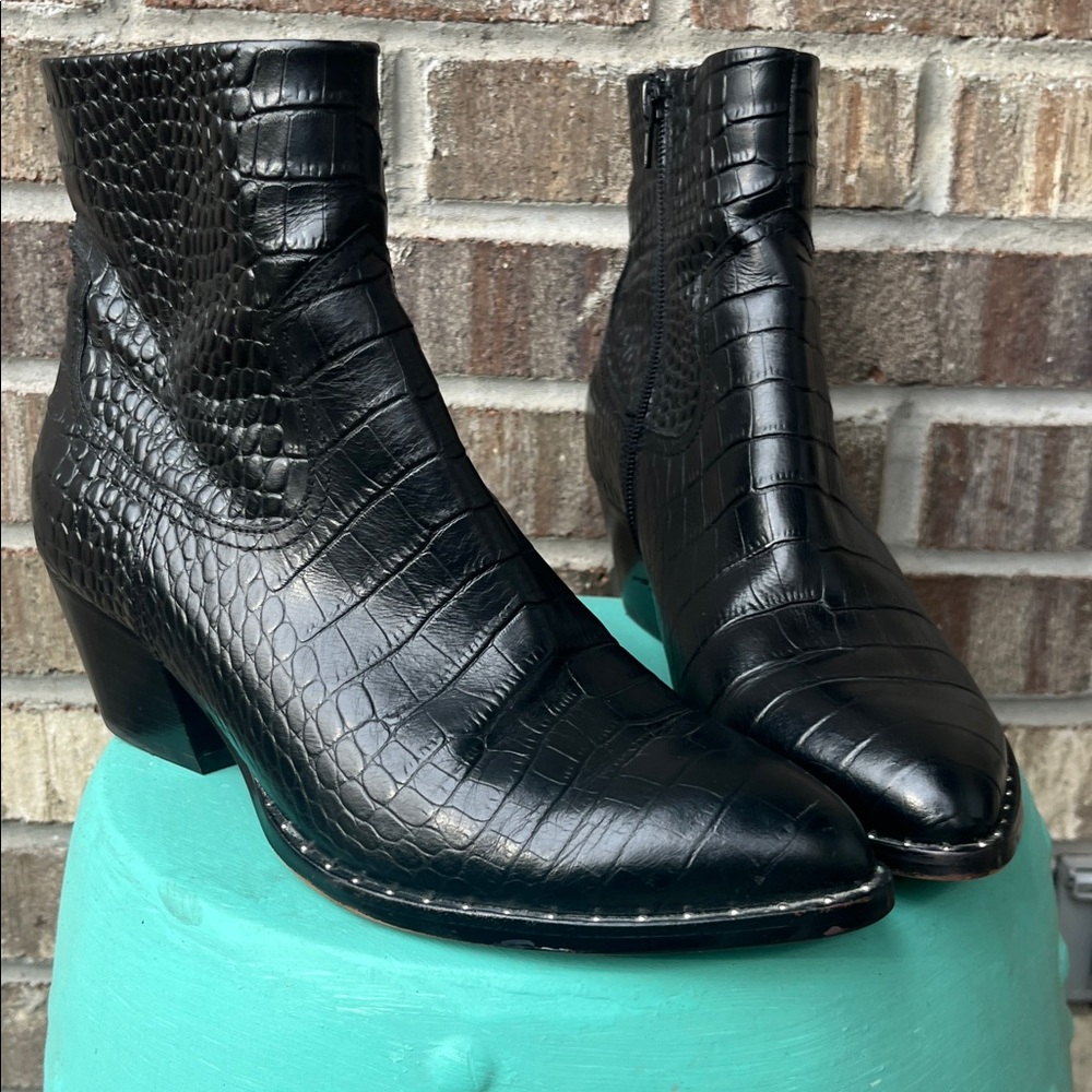 Something Navy black boots 9.5